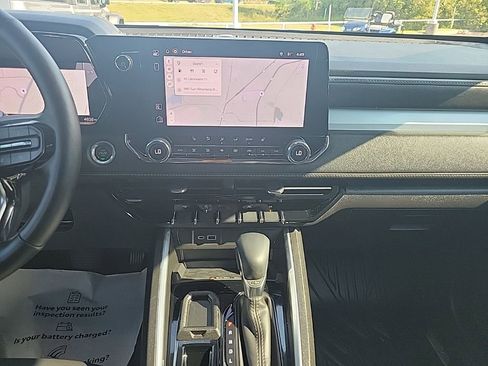 Used 2025 Chevrolet Colorado LT w/ LT Convenience Package image 20