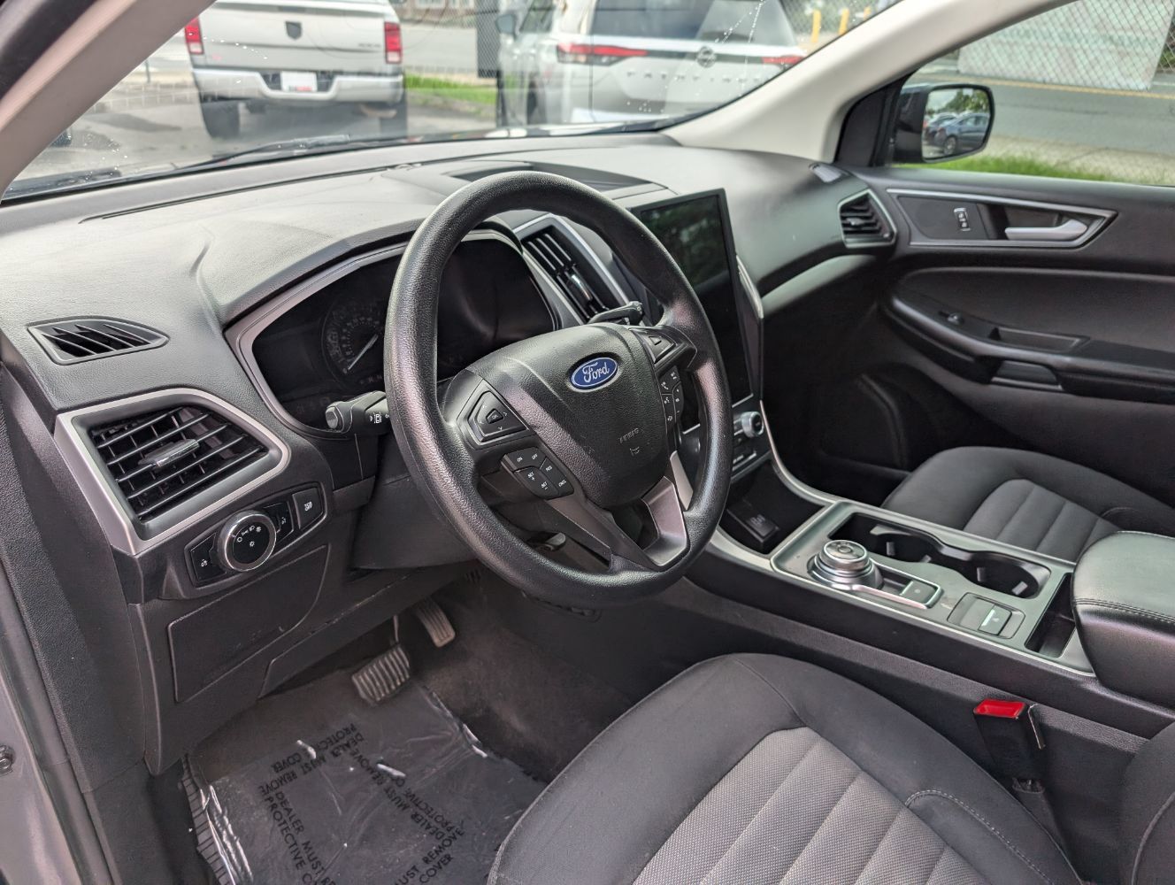 Used 2024 Ford Edge SE w/ Black Appearance Package AWD/4WD image 12