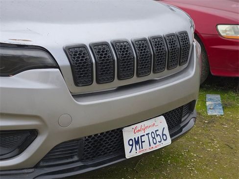 Used 2020 Jeep Cherokee Latitude Plus image 5