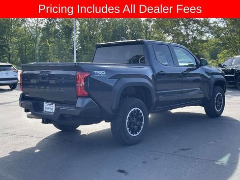 Used 2024 Toyota Tacoma TRD Off-Road AWD/4WD image 5