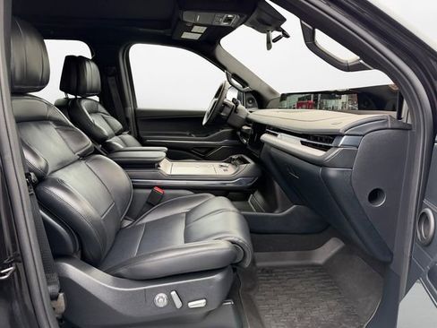 Used 2025 Lincoln Navigator Reserve w/ Jet Appearance Package image 15