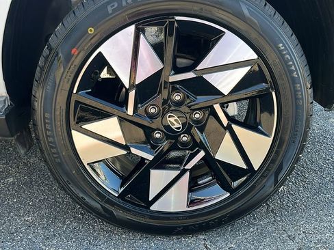 Used 2025 Hyundai Kona SEL image 34