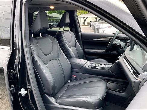 Certified 2026 INFINITI QX60 Pure FWD image 10