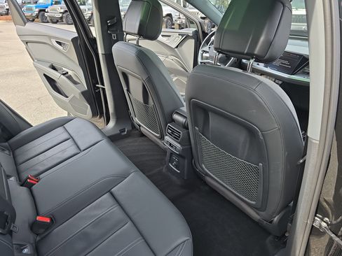 Used 2024 Audi Q4 e-tron Premium Plus w/ Premium Plus image 11