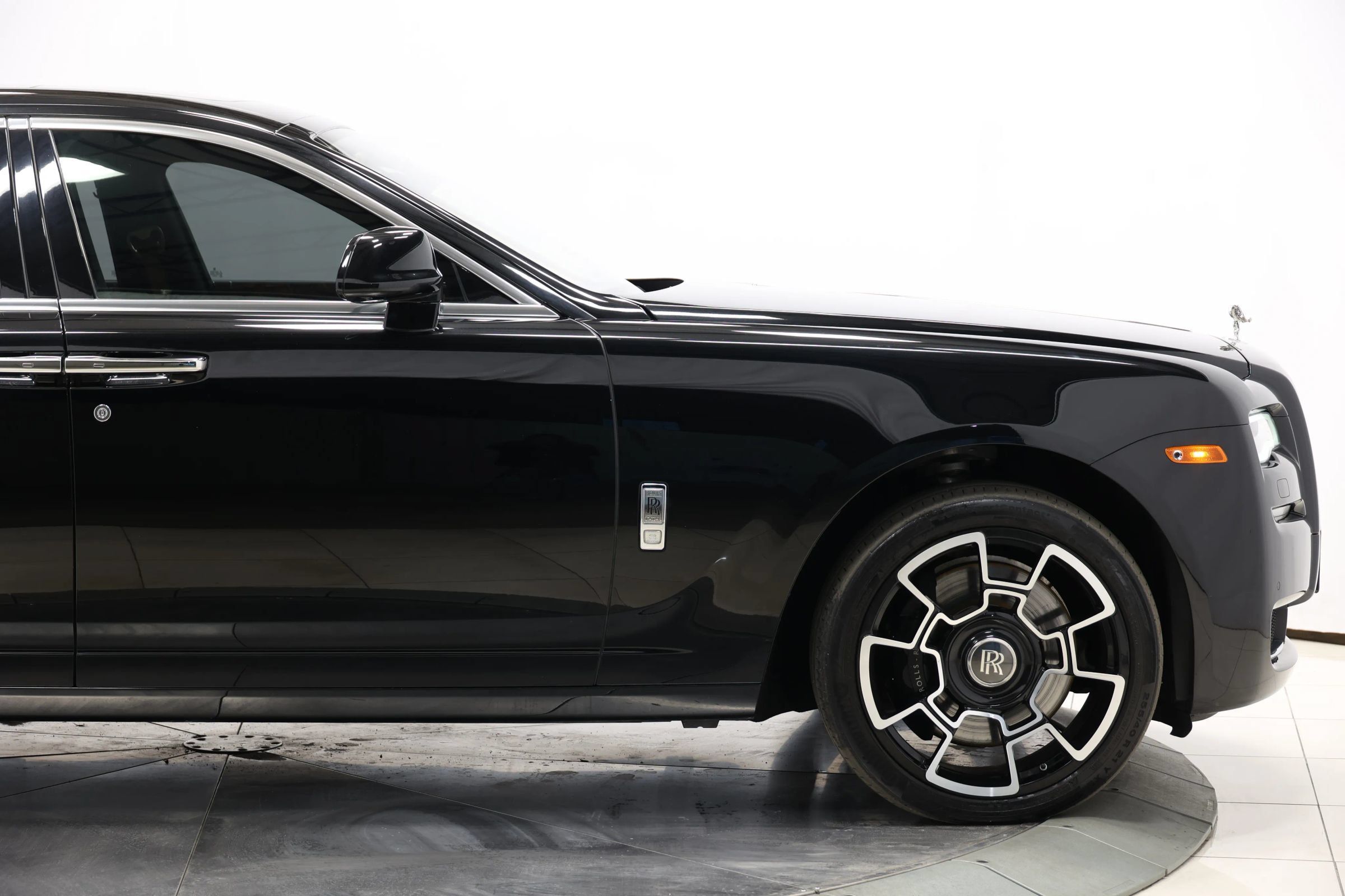 Used 2015 Rolls-Royce Ghost RWD image 82