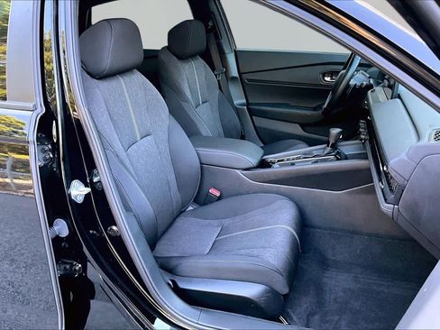 Used 2024 Honda Accord Sport image 9