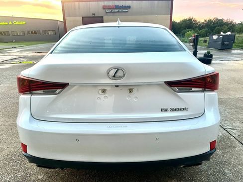 Used 2017 Lexus IS 200t w/ Navigation System Package RWD image 5