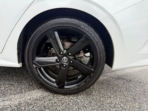 Used 2023 Nissan Sentra SR w/ Midnight Edition Package image 11