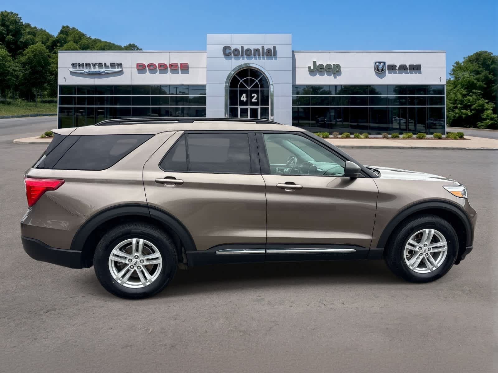 Used 2021 Ford Explorer XLT w/ Equipment Group 202A AWD/4WD image 6