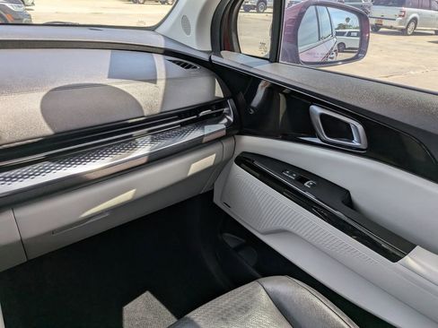 Used 2024 Kia Carnival SX Prestige FWD image 18
