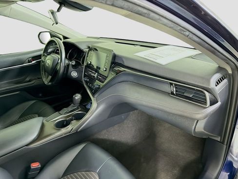 Used 2021 Toyota Camry SE image 25