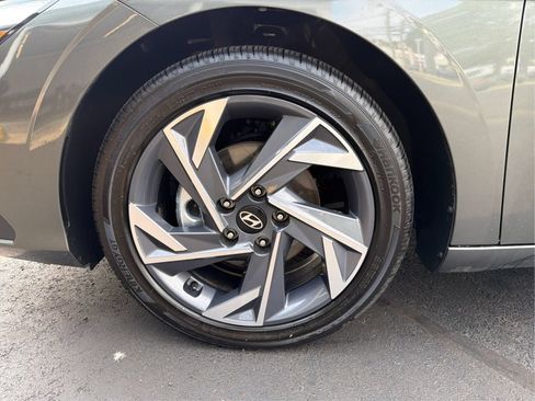 Certified 2025 Hyundai Elantra Sport FWD image 24