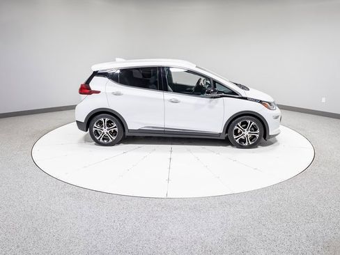 Used 2020 Chevrolet Bolt Premier w/ Infotainment Package image 26