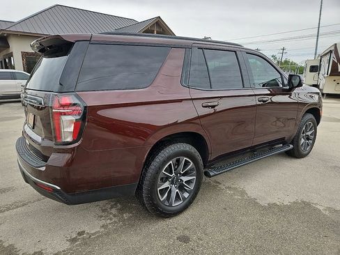 Used 2022 Chevrolet Tahoe Z71 w/ Luxury Package AWD/4WD image 8