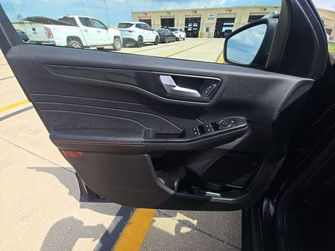 Used 2023 Ford Escape ST-Line w/ Tech Pack #1 AWD/4WD image 9