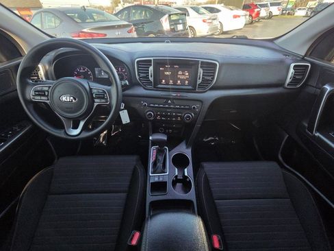Used 2017 Kia Sportage LX w/ LX Popular Package image 19