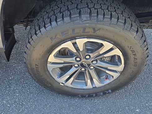 Used 2022 Chevrolet Colorado Z71 image 6