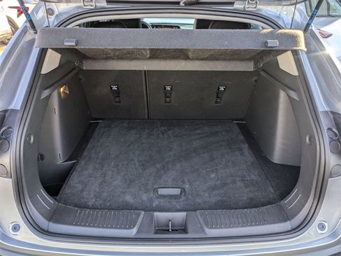 Used 2025 Chevrolet Trax LT w/ LT Convenience Package image 28