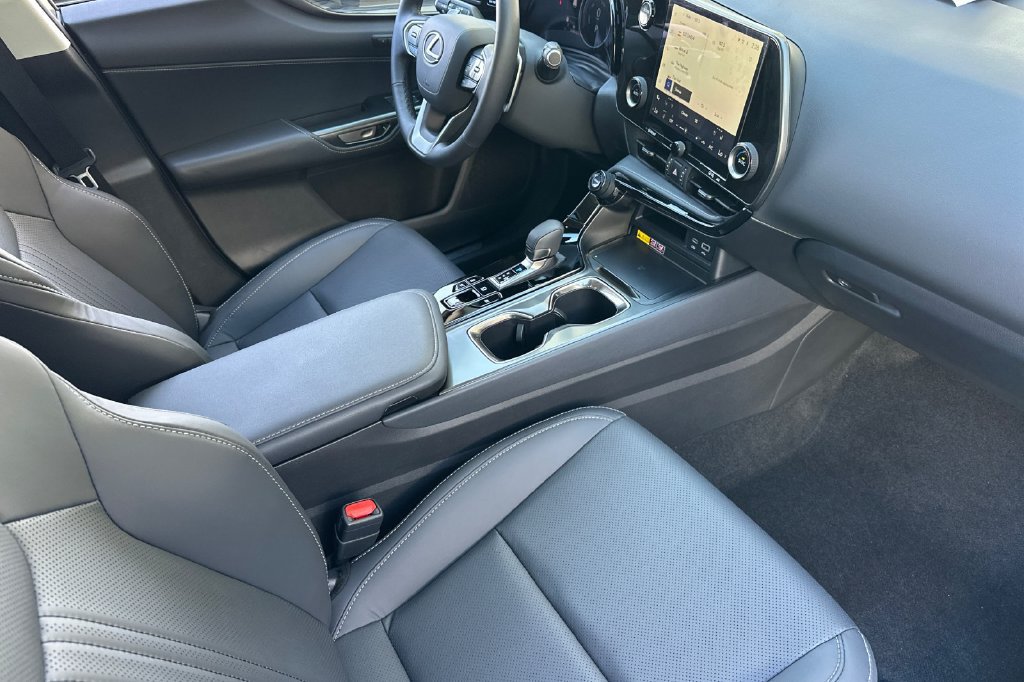 Used 2026 Lexus NX 350h AWD w/ Accessory Package (Z1) image 18