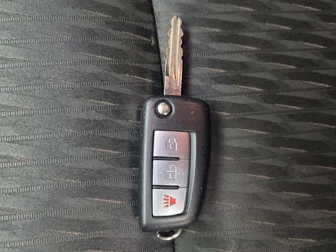Used 2017 Nissan Rogue S FWD image 32