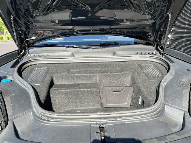 Certified 2025 Porsche Macan 4 Electric AWD/4WD image 32