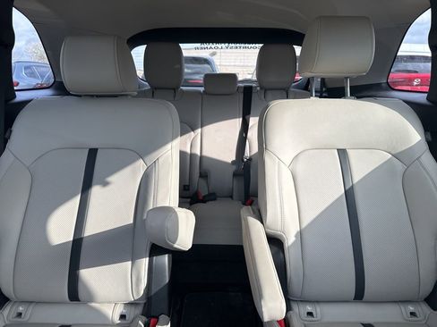 Used 2025 MAZDA CX-90 3.3 Turbo w/ Preferred Package image 11