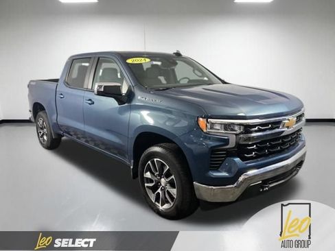 Used 2024 Chevrolet Silverado 1500 LT AWD/4WD image 9