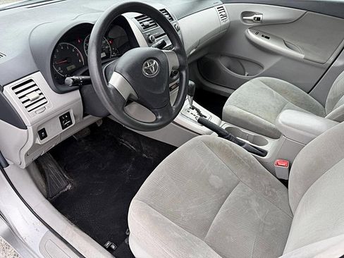 Used 2011 Toyota Corolla LE image 9