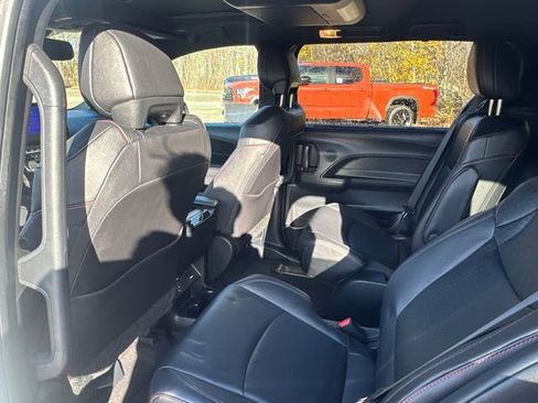 Certified 2025 Toyota Sienna XSE image 24