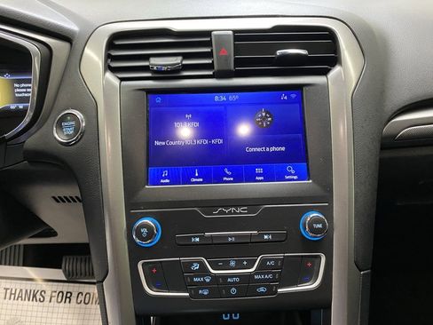 Used 2020 Ford Fusion SE image 32