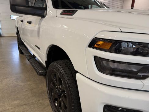 Certified 2025 RAM 2500 Big Horn AWD/4WD image 3