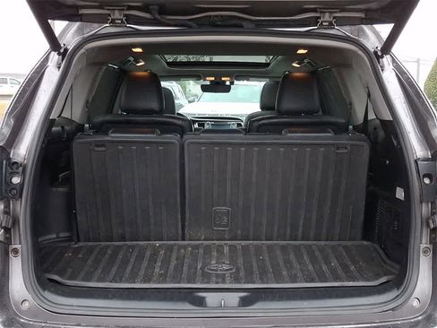 Used 2017 Toyota Highlander Limited Platinum image 30