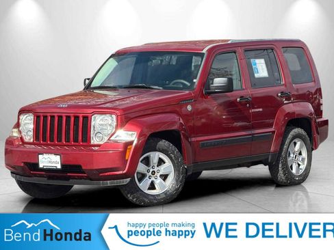 Used 2011 Jeep Liberty Sport image 1