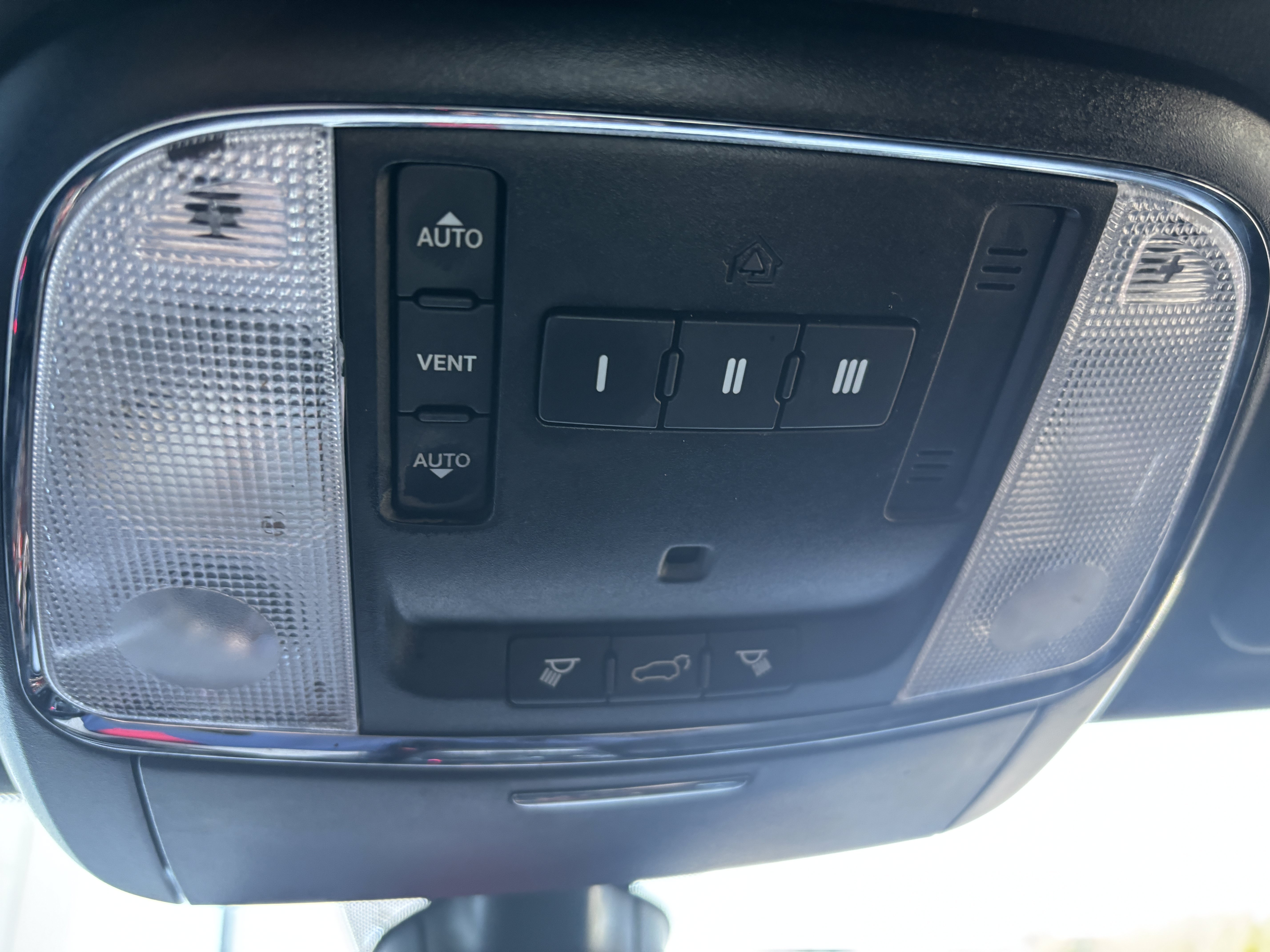 Used 2018 Dodge Durango R/T AWD/4WD image 25