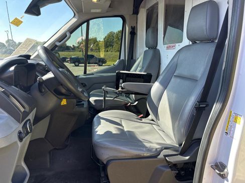 Used 2019 Ford Transit 350 148 Medium Roof RWD image 6