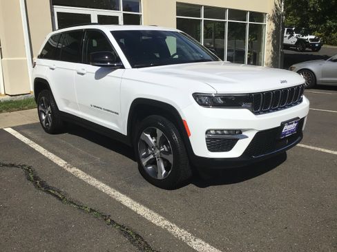 New 2025 Jeep Grand Cherokee Limited AWD/4WD image 1