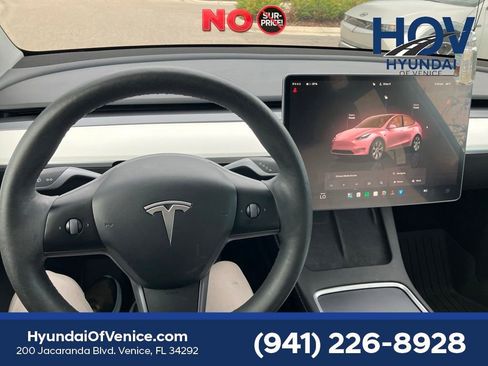 Used 2024 Tesla Model Y Long Range AWD/4WD image 12