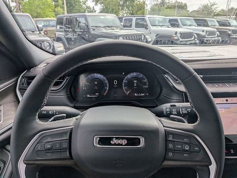 New 2026 Jeep Grand Cherokee Limited AWD/4WD image 30
