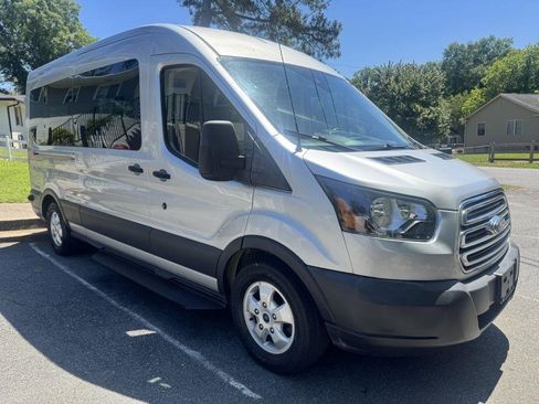 Used 2018 Ford Transit 350 XLT RWD image 1