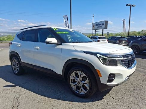 Used 2024 Kia Seltos S AWD/4WD image 7