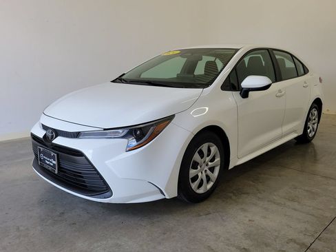 Used 2024 Toyota Corolla LE FWD image 31