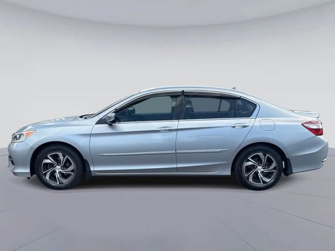 Used 2016 Honda Accord LX image 7