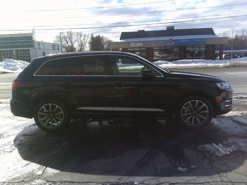 Used 2017 Audi Q7 3.0T Premium Plus w/ Premium Plus Package image 10
