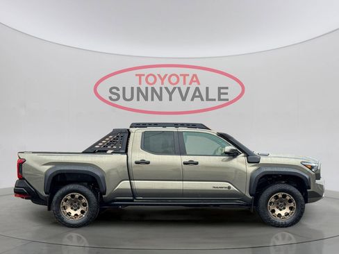 Used 2024 Toyota Tacoma Trailhunter image 9