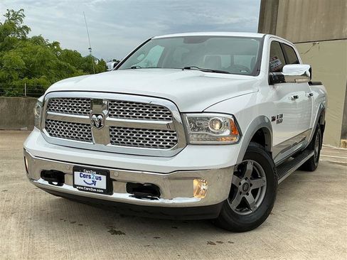 Used 2015 RAM 1500 Laramie w/ Convenience Group AWD/4WD image 2
