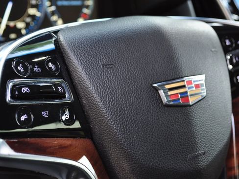 Used 2015 Cadillac Escalade ESV Luxury image 9