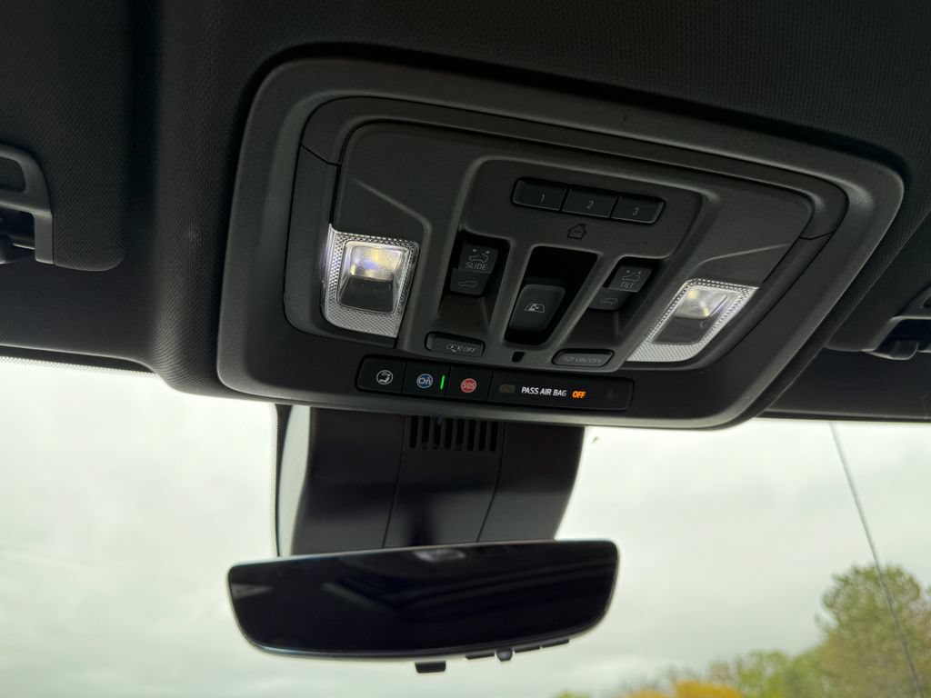 Certified 2023 Chevrolet Silverado 1500 High Country w/ Technology Package AWD/4WD image 27