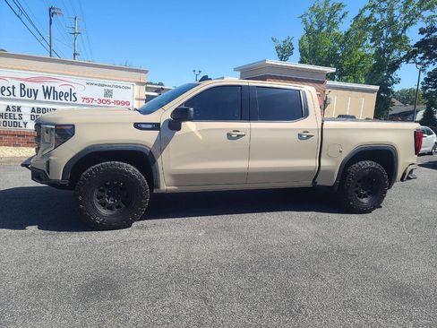 Used 2023 GMC Sierra 1500 Elevation AWD/4WD image 2