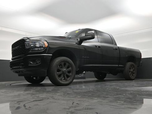 Used 2024 RAM 2500 Big Horn w/ Night Edition AWD/4WD image 19