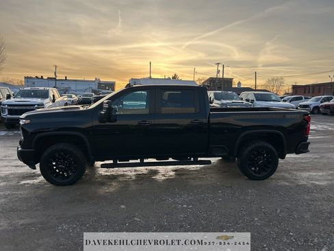 Used 2025 Chevrolet Silverado 2500 LT w/ Trail Boss Package image 2